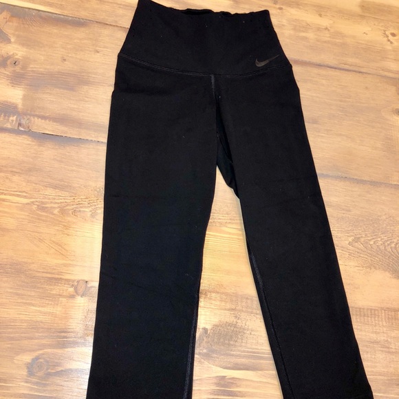 Size small  Nike Super High Rise Legging Capris - Picture 2 of 8